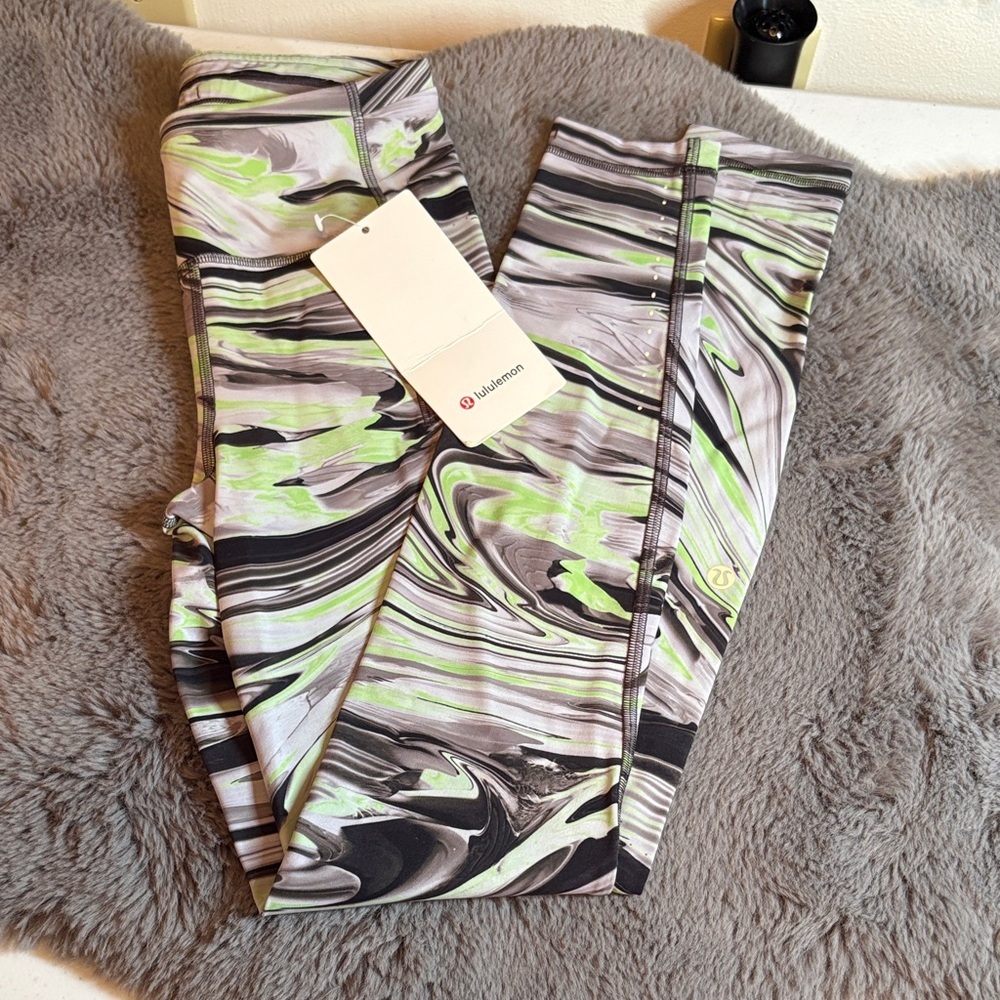 NWT lululemon athletica Swift Speed HR 28” Leggings Size 2